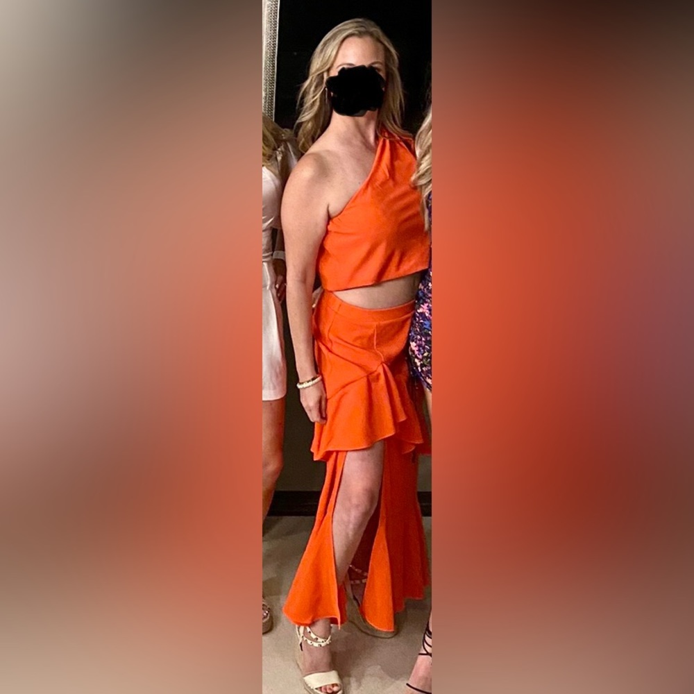 Women’s 2 piece medium skirt and XS top
